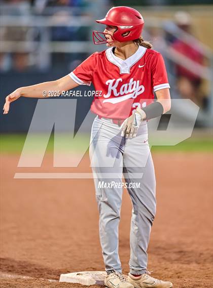 Thumbnail 1 in Clear Springs vs. Katy (UIL 6A D1 Softball Regional Semi-Final) photogallery.