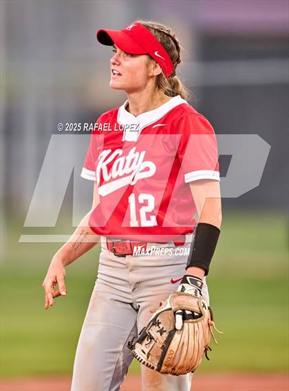 Thumbnail 1 in Clear Springs vs. Katy (UIL 6A D1 Softball Regional Semi-Final) photogallery.