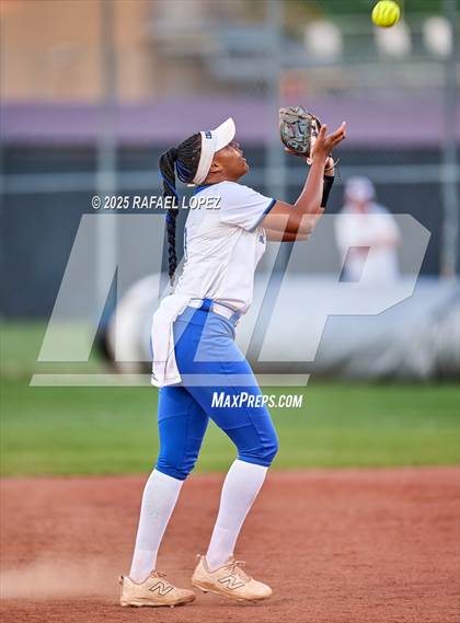 Thumbnail 1 in Clear Springs vs. Katy (UIL 6A D1 Softball Regional Semi-Final) photogallery.