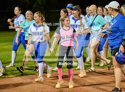 Thumbnail 3 in Clear Springs vs. Katy (UIL 6A D1 Softball Regional Semi-Final) photogallery.