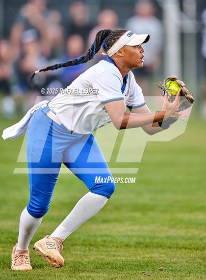 Thumbnail 3 in Clear Springs vs. Katy (UIL 6A D1 Softball Regional Semi-Final) photogallery.