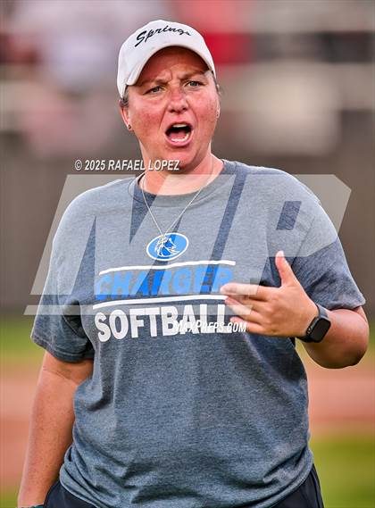 Thumbnail 3 in Clear Springs vs. Katy (UIL 6A D1 Softball Regional Semi-Final) photogallery.
