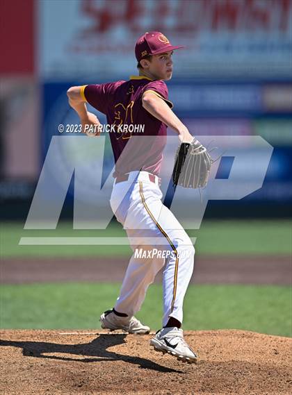 Thumbnail 1 in Lake Washington @ O'Dea (WIAA 3A Semifinal) photogallery.