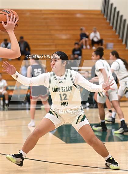 Thumbnail 3 in Long Beach Poly vs. St. Margaret's (VP/Brea Winter Classic) photogallery.