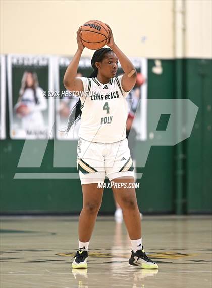 Thumbnail 1 in Long Beach Poly vs. St. Margaret's (VP/Brea Winter Classic) photogallery.