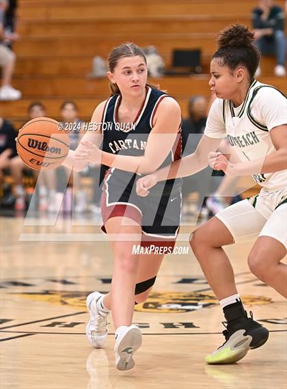 Thumbnail 3 in Long Beach Poly vs. St. Margaret's (VP/Brea Winter Classic) photogallery.