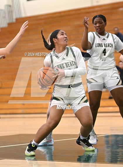 Thumbnail 1 in Long Beach Poly vs. St. Margaret's (VP/Brea Winter Classic) photogallery.