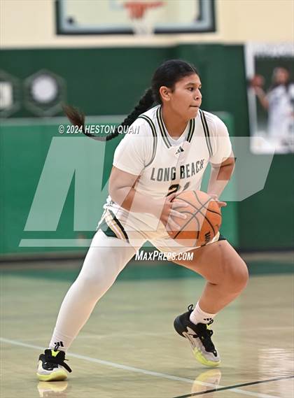 Thumbnail 3 in Long Beach Poly vs. St. Margaret's (VP/Brea Winter Classic) photogallery.