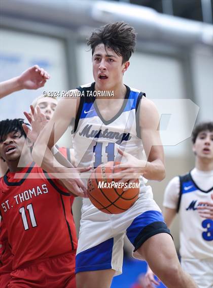 Thumbnail 1 in Friendswood vs. St. Thomas Catholic photogallery.