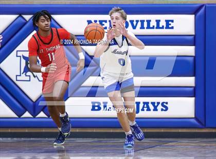 Thumbnail 3 in Friendswood vs. St. Thomas Catholic photogallery.