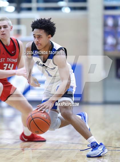 Thumbnail 1 in Friendswood vs. St. Thomas Catholic photogallery.