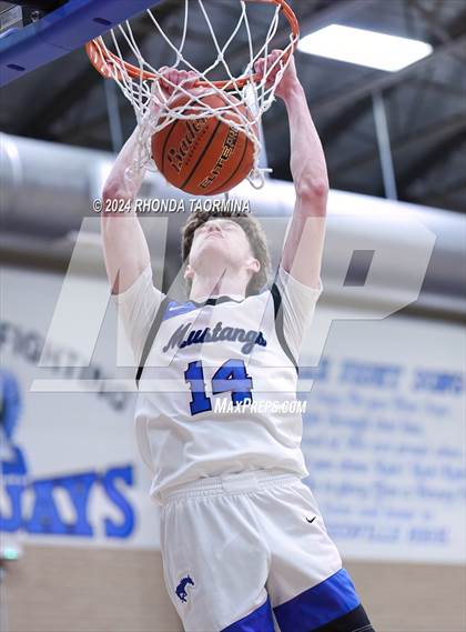 Thumbnail 1 in Friendswood vs. St. Thomas Catholic photogallery.