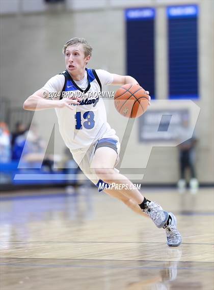 Thumbnail 3 in Friendswood vs. St. Thomas Catholic photogallery.