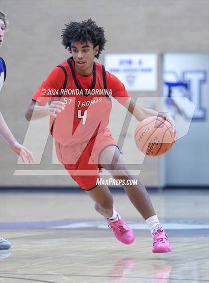 Thumbnail 1 in Friendswood vs. St. Thomas Catholic photogallery.