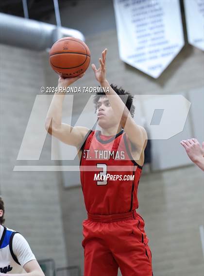 Thumbnail 3 in Friendswood vs. St. Thomas Catholic photogallery.