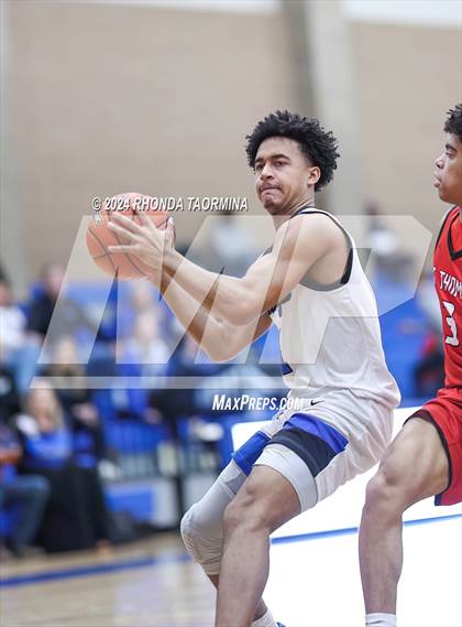 Thumbnail 1 in Friendswood vs. St. Thomas Catholic photogallery.