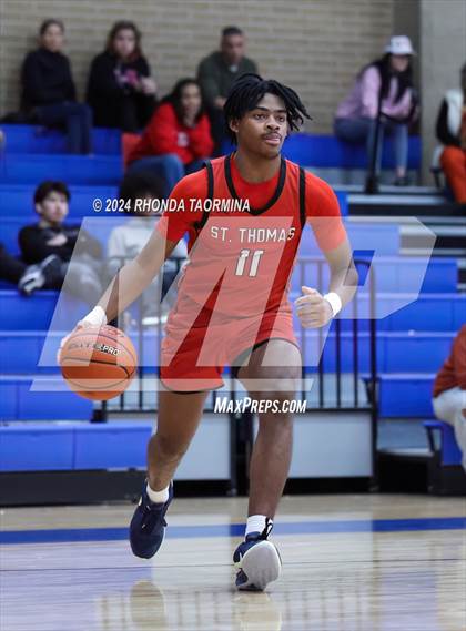 Thumbnail 2 in Friendswood vs. St. Thomas Catholic photogallery.