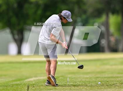 Thumbnail 1 in UIL 4A Region II Regional Golf Championship photogallery.