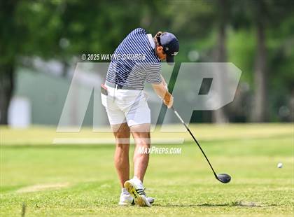 Thumbnail 3 in UIL 4A Region II Regional Golf Championship photogallery.