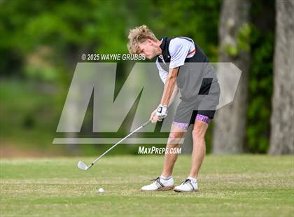 Thumbnail 3 in UIL 4A Region II Regional Golf Championship photogallery.