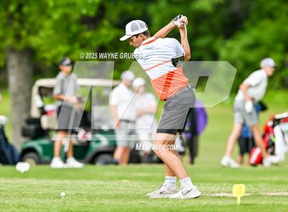 Thumbnail 2 in UIL 4A Region II Regional Golf Championship photogallery.