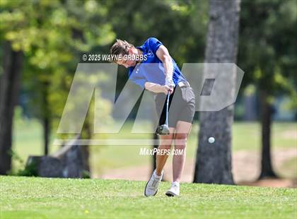 Thumbnail 3 in UIL 4A Region II Regional Golf Championship photogallery.