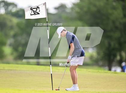 Thumbnail 3 in UIL 4A Region II Regional Golf Championship photogallery.