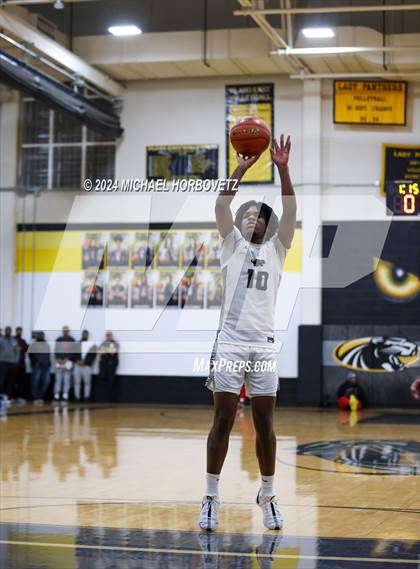 Thumbnail 3 in Lewisville @ Plano East photogallery.