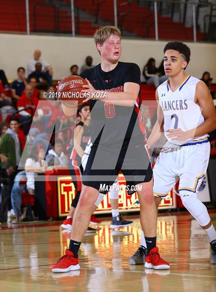 Thumbnail 2 in Western Christian vs. Oakwood (CIF SS D5A Finals) photogallery.