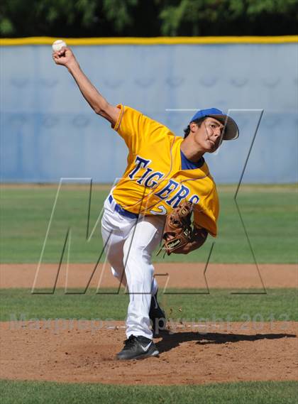 Thumbnail 1 in Pacifica vs. Valencia photogallery.
