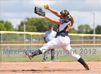 Thumbnail 2 in Frewsburg v. Caledonia-Mumford (NYSPHSAA Class C Regional) photogallery.