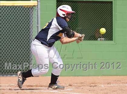 Thumbnail 2 in Frewsburg v. Caledonia-Mumford (NYSPHSAA Class C Regional) photogallery.