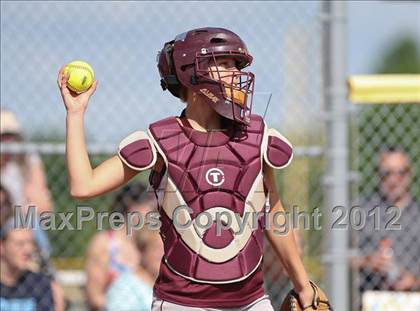 Thumbnail 2 in Frewsburg v. Caledonia-Mumford (NYSPHSAA Class C Regional) photogallery.