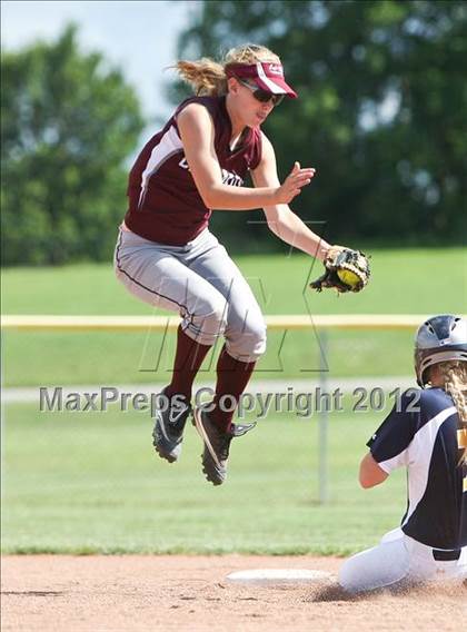 Thumbnail 3 in Frewsburg v. Caledonia-Mumford (NYSPHSAA Class C Regional) photogallery.