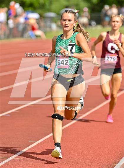Thumbnail 1 in IHSAA Finals (4 x 800 Meter Heat 2)  photogallery.