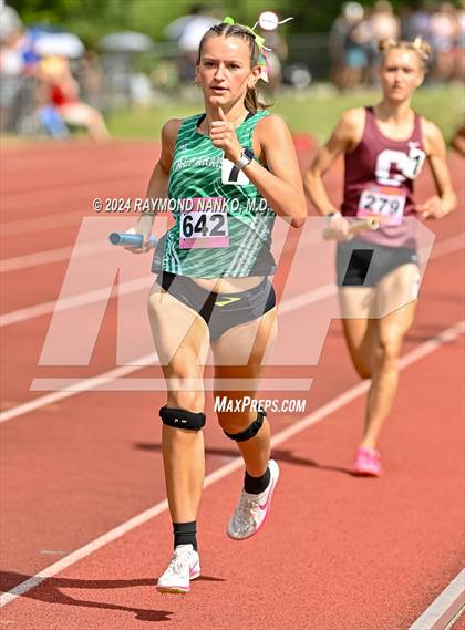 Thumbnail 3 in IHSAA Finals (4 x 800 Meter Heat 2)  photogallery.