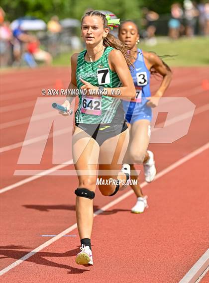 Thumbnail 2 in IHSAA Finals (4 x 800 Meter Heat 2)  photogallery.