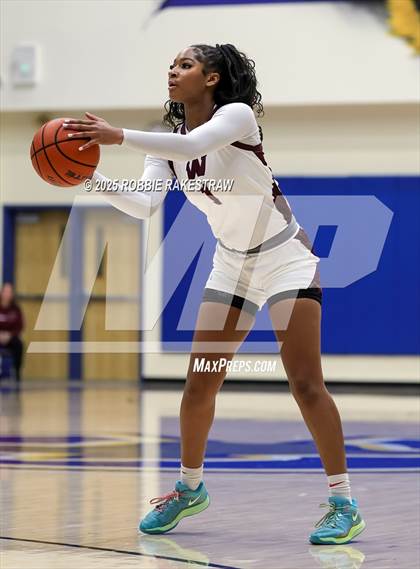 Thumbnail 2 in Tyler Legacy vs. Wylie (UIL 6A D1 Bi-District Playoff) photogallery.