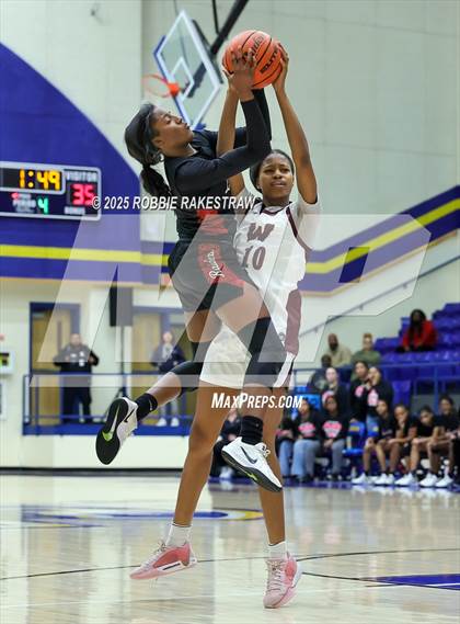 Thumbnail 3 in Tyler Legacy vs. Wylie (UIL 6A D1 Bi-District Playoff) photogallery.