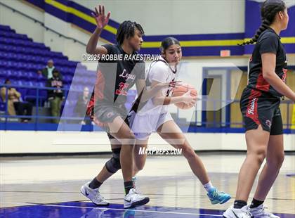 Thumbnail 2 in Tyler Legacy vs. Wylie (UIL 6A D1 Bi-District Playoff) photogallery.