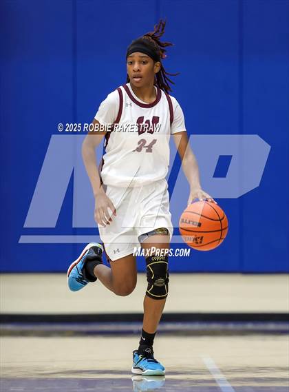 Thumbnail 3 in Tyler Legacy vs. Wylie (UIL 6A D1 Bi-District Playoff) photogallery.