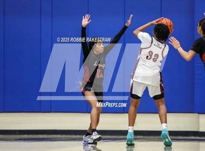 Thumbnail 1 in Tyler Legacy vs. Wylie (UIL 6A D1 Bi-District Playoff) photogallery.
