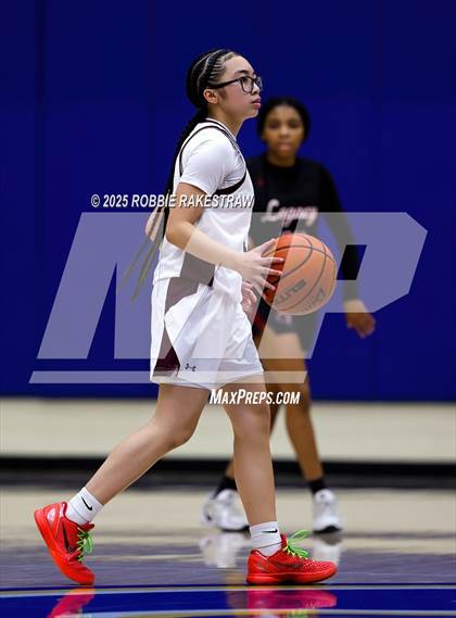 Thumbnail 2 in Tyler Legacy vs. Wylie (UIL 6A D1 Bi-District Playoff) photogallery.