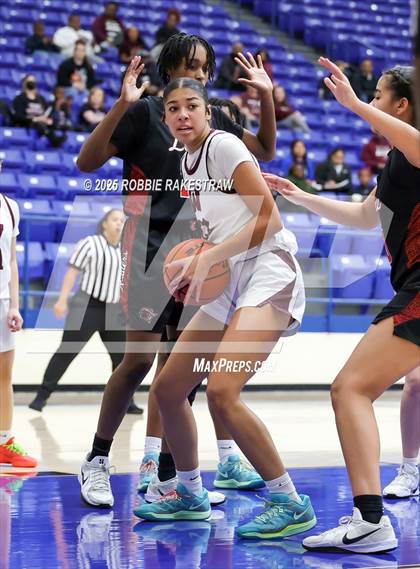 Thumbnail 2 in Tyler Legacy vs. Wylie (UIL 6A D1 Bi-District Playoff) photogallery.