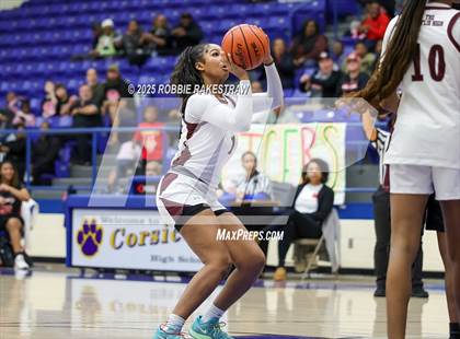 Thumbnail 2 in Tyler Legacy vs. Wylie (UIL 6A D1 Bi-District Playoff) photogallery.