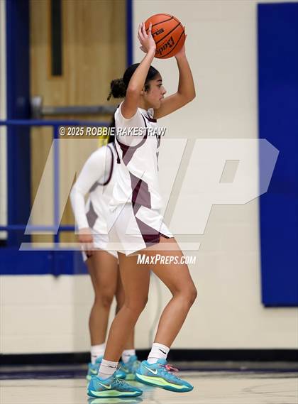Thumbnail 1 in Tyler Legacy vs. Wylie (UIL 6A D1 Bi-District Playoff) photogallery.