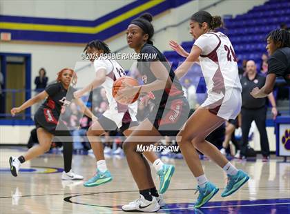 Thumbnail 2 in Tyler Legacy vs. Wylie (UIL 6A D1 Bi-District Playoff) photogallery.