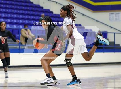 Thumbnail 2 in Tyler Legacy vs. Wylie (UIL 6A D1 Bi-District Playoff) photogallery.