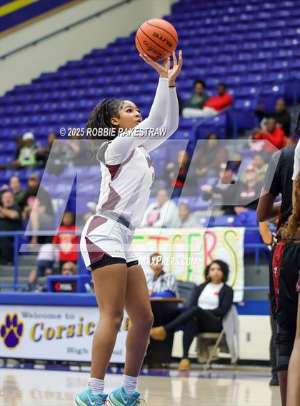 Thumbnail 3 in Tyler Legacy vs. Wylie (UIL 6A D1 Bi-District Playoff) photogallery.