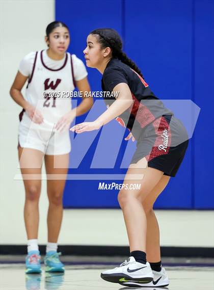 Thumbnail 2 in Tyler Legacy vs. Wylie (UIL 6A D1 Bi-District Playoff) photogallery.